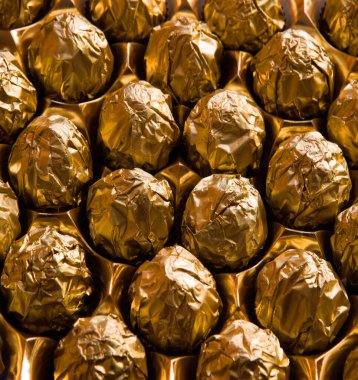 Soyut, mutlu, ışıltılı, ışıltılı, ışıltılı, şekerli kahve yığını, hurda, kafeterya, romantik evlilik, aşk partisi, siyah, şenlikli fon tasarımı. Üst görünümü kapat eski moda pek çok taze yemek arzusu paketi