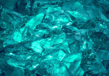 Parlak kristal taş ultramarine arka plan gizemli gl yaktı