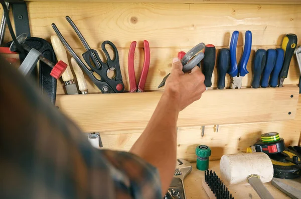 Woodworkers Hands Chooses Construction Carpentry Tools Workshop Diy Concept — Stock Photo, Image