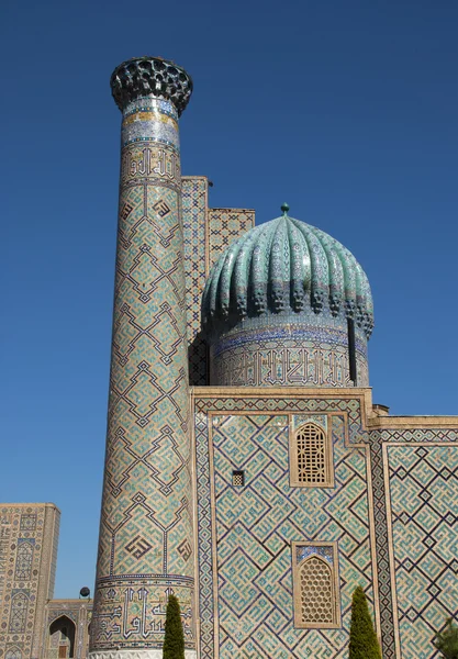 谢尔多尔伊斯兰在 Registan 广场 — 图库照片