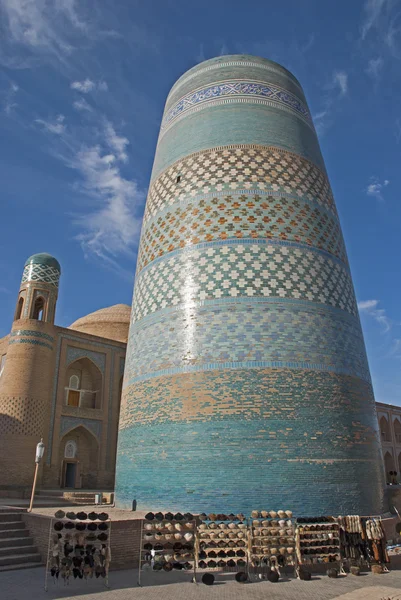 Turkishatut kauppa lähellä Kalta Minaret — kuvapankkivalokuva