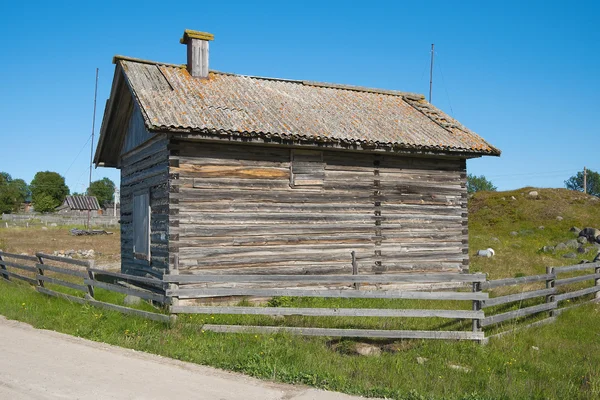 Altes verlassenes Bauernhaus — Stockfoto