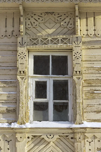 旧房子的窗户 — 图库照片