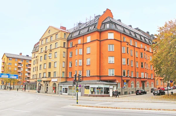 Vista da rua Norra Stationsgatan em Estocolmo, Suécia no outono — Fotografia de Stock