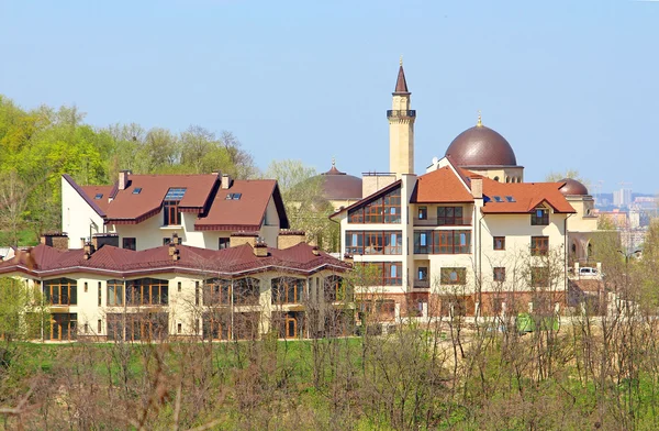 Moskén ar-rahma (arabiska - välgörenhet) - den första moskén i kiev. är en del av den islamiska komplex, som förutom ar-Zobeir Pasha moskén inbegriper madrasah och minareten. — Stockfoto