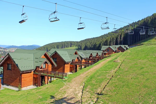 Mountain resort of Bukovel in the Ukrainian Carpathians — Stock Photo, Image