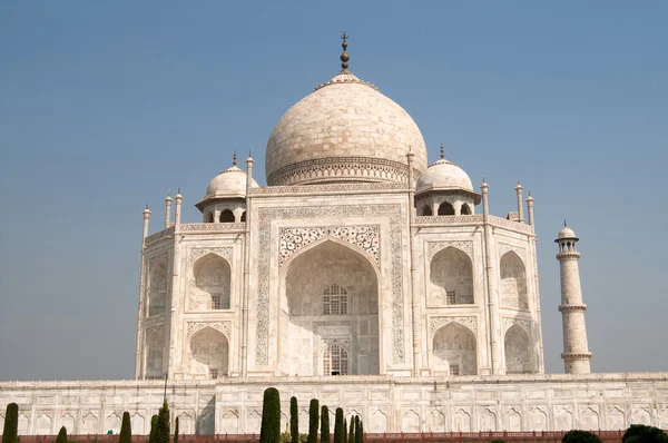 Weißer Marmor taj mahal in indien, agra — Stockfoto