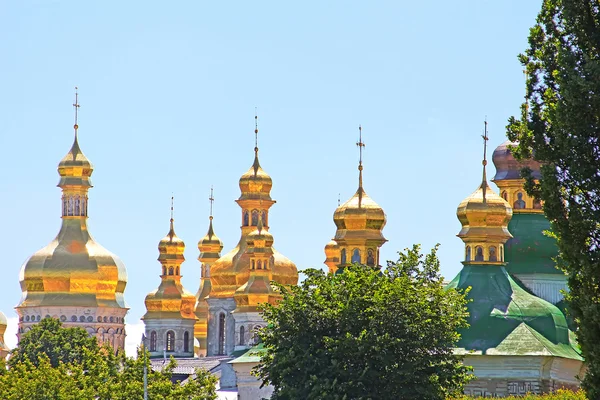 Domes of Kiev Pechersk Lavra monastery in Kyiv, Ukraine — Stock Photo, Image