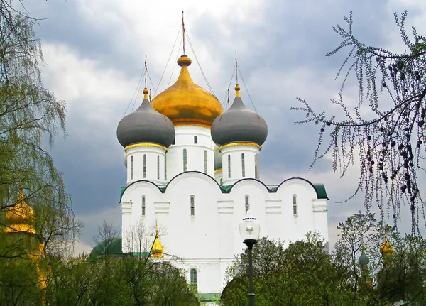 Cathedral Church of the Smolensk Icon of the Mother at Novodevichy Convent, Moscow, Russia. UNESCO site — Stock Photo, Image