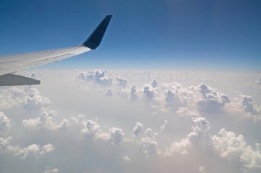 Uçak Himalaya Dağları, Nepal üzerinde dikey bulut oluşumu görünümünden