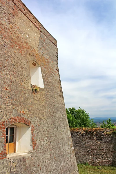 Palanok hrad nebo zámek Mukačevo, Zakarpattja, Ukrajina, postavený ve 14. století — Stock fotografie