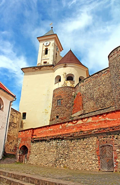 Palanok slott eller Mukachevo Castle, Zakarpattya, Ukraina, byggdes på 1300-talet — Stockfoto