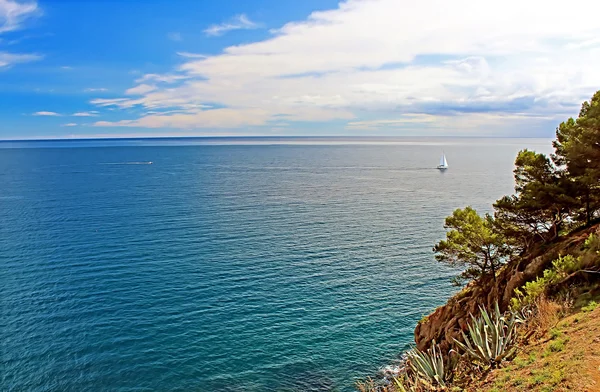 美丽的景色的地中海海岸 de Mar，布拉瓦海岸，西班牙 — 图库照片