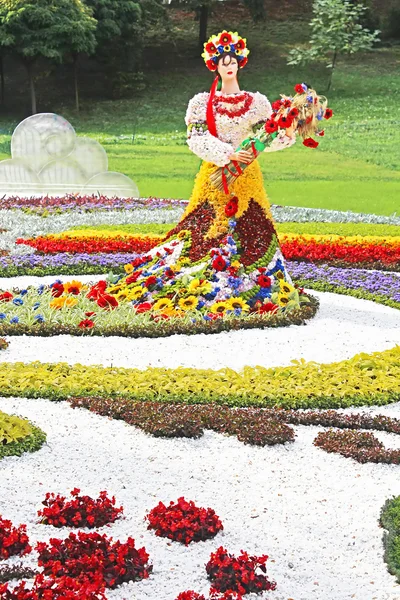 Annual traditional 59 flower exhibition "One country" timed to the Independence Day, celebrated on August 24, 2014  in Kyiv, Ukraine — Stock Photo, Image