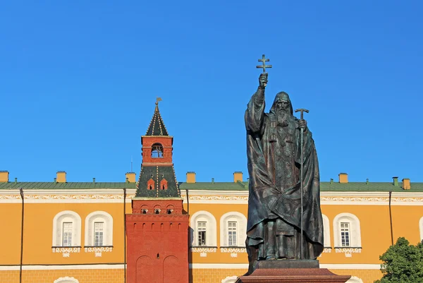 Denkmal für Patriarch Hermogenes in Moskau, Russland — Stockfoto