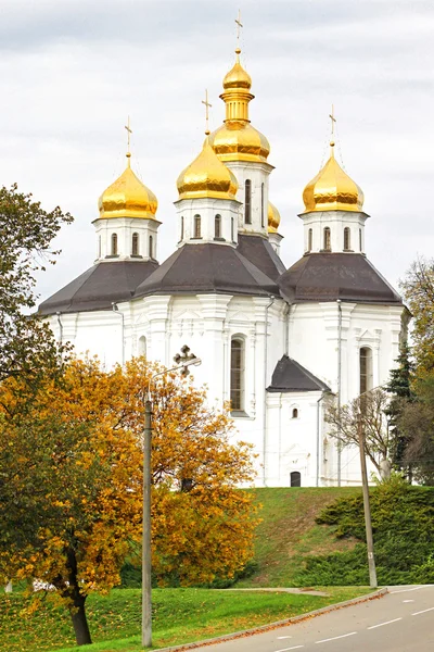 Chernigov, Ukrajna - emlékmű, a 17-ik század Ekateriniska-templom — Stock Fotó