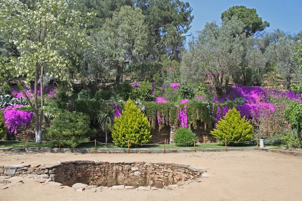 Sous-sol de l'église près de la Maison de la Vierge Marie (dernière résidence mère de Jésus) au printemps, Ephèse, Turquie — Photo