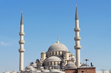 Istanbul, Türkiye - 3 Mart 2013: Istanbul, Türkiye'de yeni Camii (Yeni Cami) görünümünü