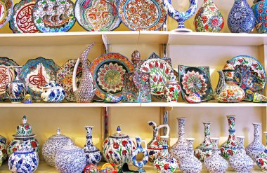 Piyasada klasik Türk seramikleri