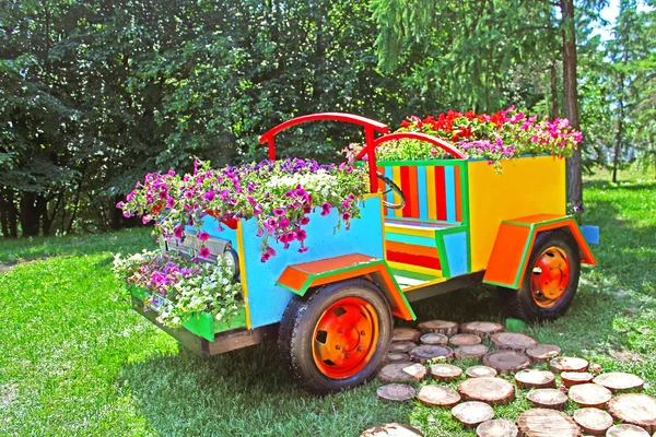 Flower cars exhibition at Spivoche Pole  in Kyiv, Ukraine — Stock Photo, Image