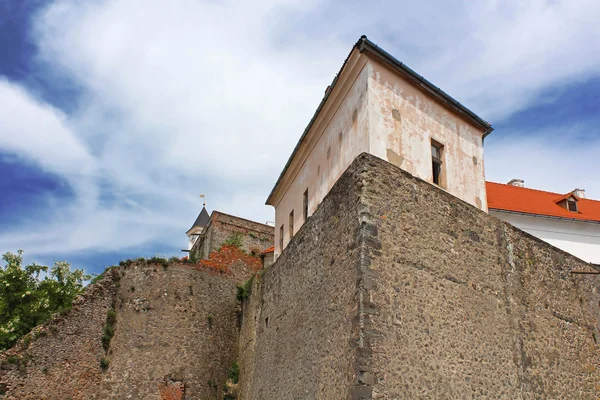 Castillo de Palanok (o Castillo de Mukachevo, Ucrania, construido en el siglo XIV) ) — Foto de Stock