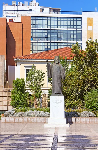 Staty av ärkebiskop av Grekland damaskinos (1891-1949), Aten — Stockfoto