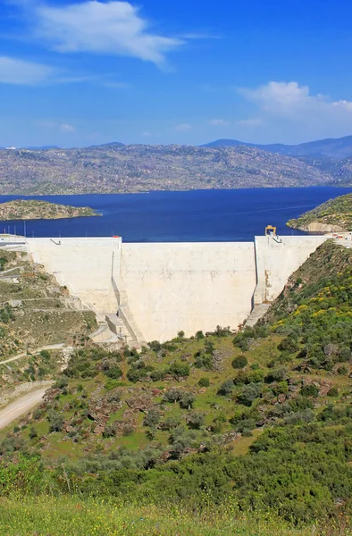 Moderne dam in Turkije — Stockfoto