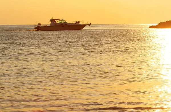 Goldener Sonnenuntergang in Griechenland — Stockfoto