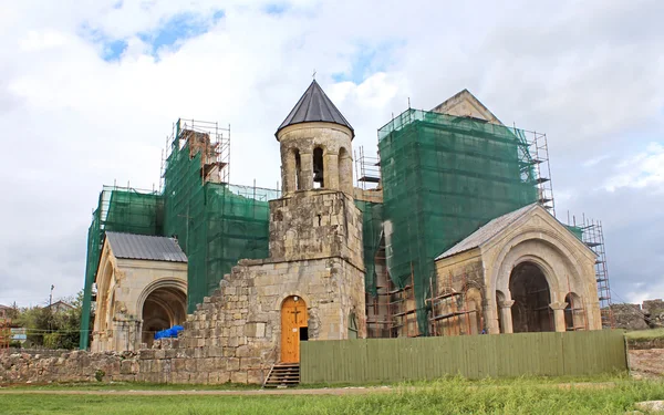 Catedral de Bagrati (Catedral da Dormição) em construção em Kutaisi, Geórgia — Fotografia de Stock