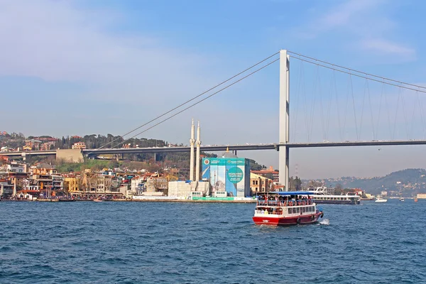 Bosphorus bridge and Ortakoy Mosque under construction in Istanbul, Turkey — Stock Photo, Image