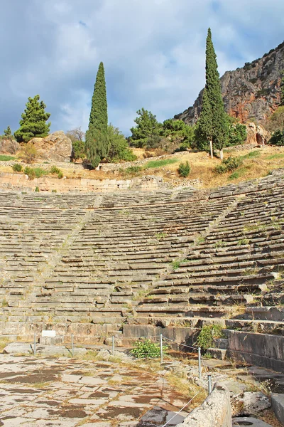 Antik Tiyatro, Delphi, Yunanistan. Delphi antik tiyatro inşa edilmiş ilk olarak İ.ö. 4ncü yüzyıl içinde inşa edildi ama beri çeşitli vesilelerle remodeled — Stok fotoğraf