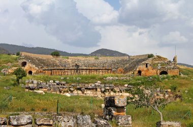 pamukkale hierapolis, Türkiye içinde yakınındaki antik amfitiyatro