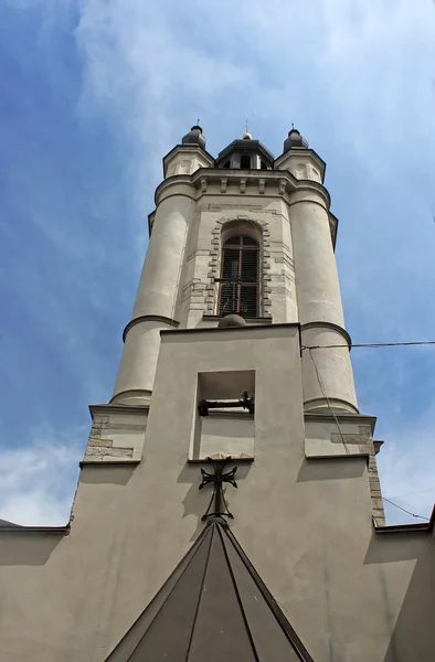 Campanile della Cattedrale armena dell'Assunzione di Maria a Leopoli, Ucraina si trova nel centro storico della città — Foto Stock