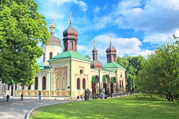 Троицкий монастырь Св. Ионы, Киев, Украина — стоковое фото