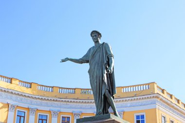 Odessa, Ukrayna'nın şehirdeki ilk anıt. Dük de Richelieu Odessa'daki 1828 yılında açılan anıt