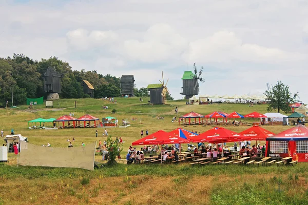 2015 年 6 月 21 日キエフ、ウクライナでの世界音楽祭「Kraina Mriy」(夢の国) 2015 ショー — ストック写真