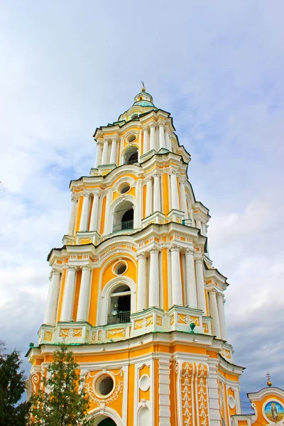 Glockenturm des Dreifaltigkeitsklosters, chernigov, Ukraine — Stockfoto