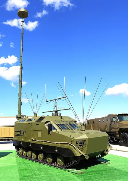 Військова машина з антенами — стокове фото
