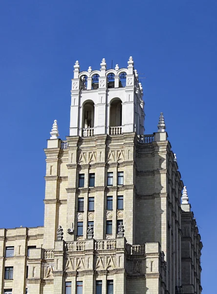 Massieve gebouwen boven — Stockfoto