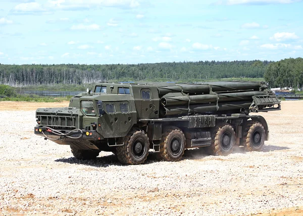 Meerdere raketwerper — Stockfoto