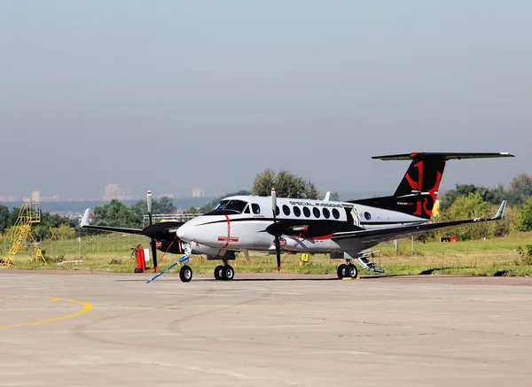 Small transport aircraft at the show — Stock Photo, Image