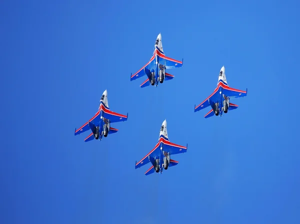 Cuatro luchadores en el cielo — Foto de Stock