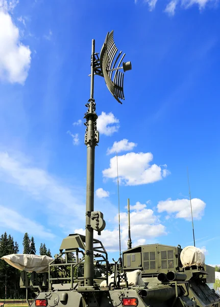 Militära fordon med antenner — Stockfoto