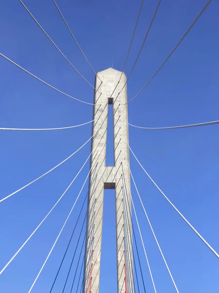 Mast Und Kabel Der Schrägseilbrücke Gegen Den Himmel — Stockfoto