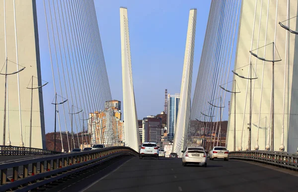 Vladivostok Rusia Enero Autopista Que Cruza Puente Oro Día Invierno —  Fotos de Stock