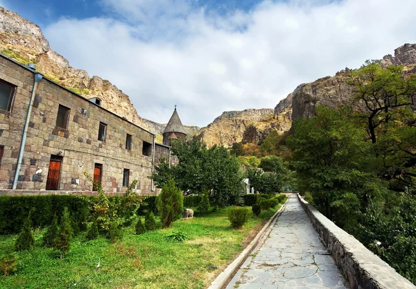 Monasterio en las montañas — Foto de Stock