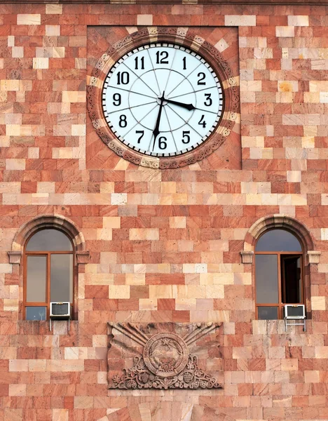 Klocka på väggen — Stockfoto