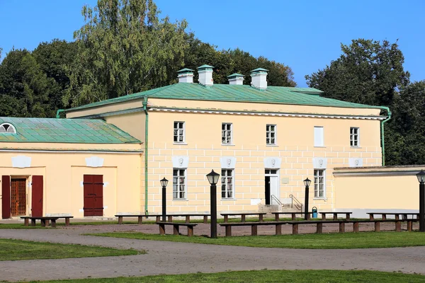 Courtyard of Russian old time estate — Stock Photo, Image