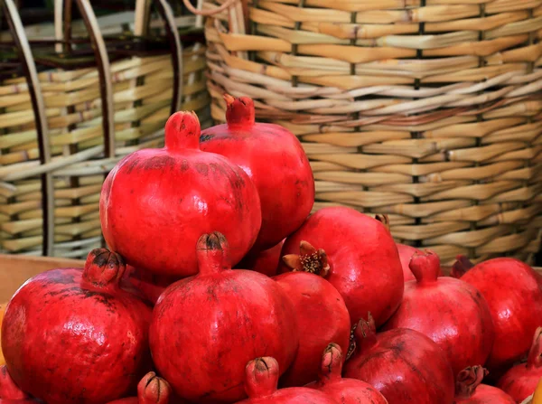 Röd Granatäpplen — Stockfoto
