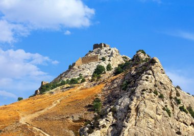 Kale duvarı ve kule